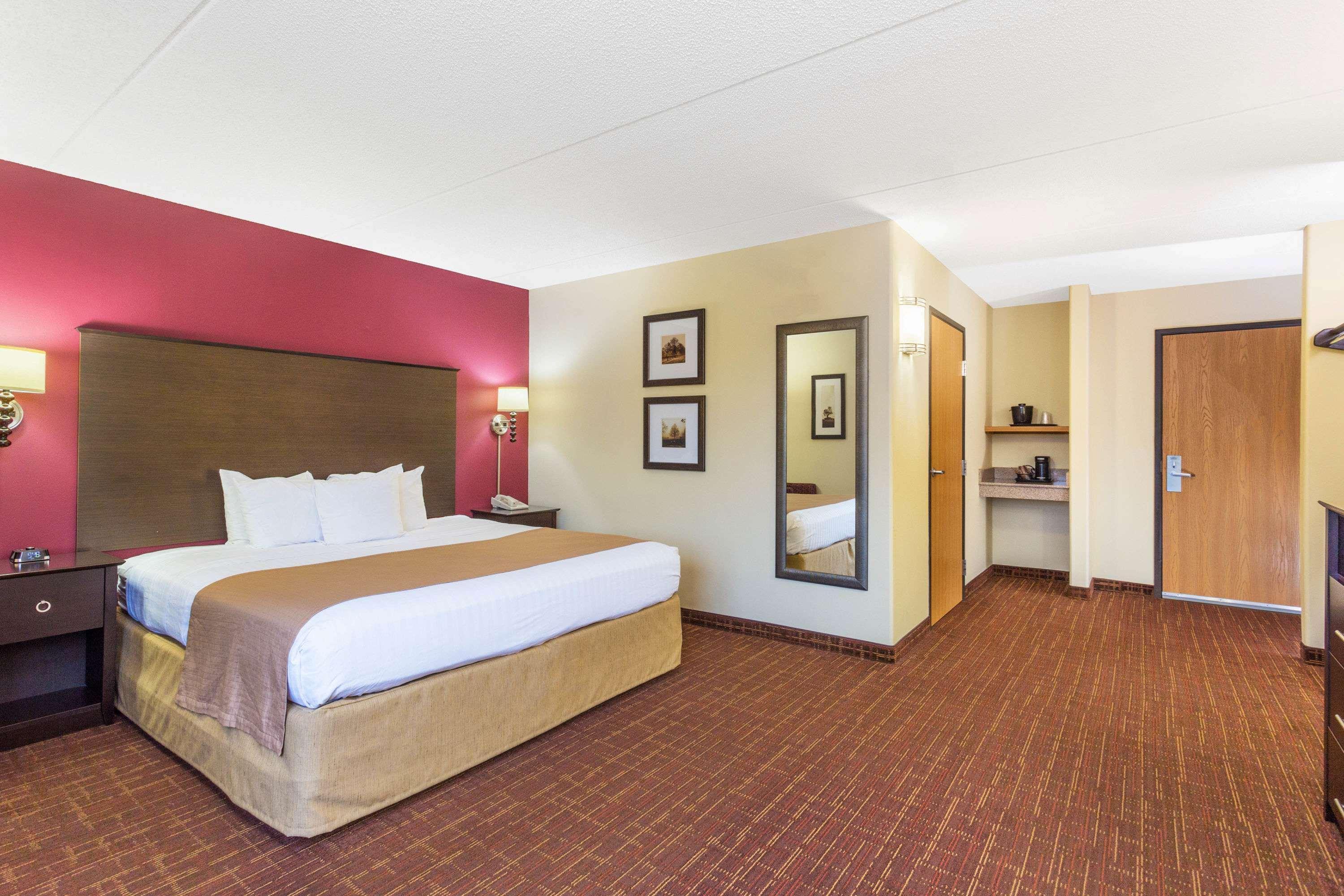Americinn By Wyndham Madison South Экстерьер фото